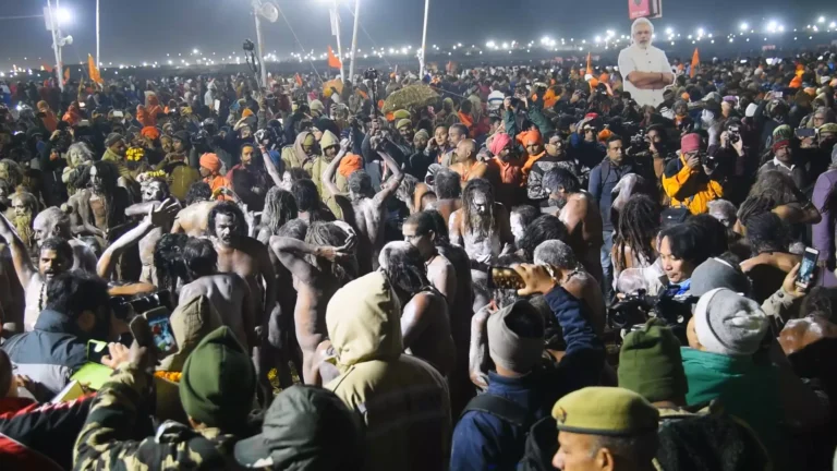 Bathing-in-the-Holy-Rivers-in-Kumbh-Mela-768x432